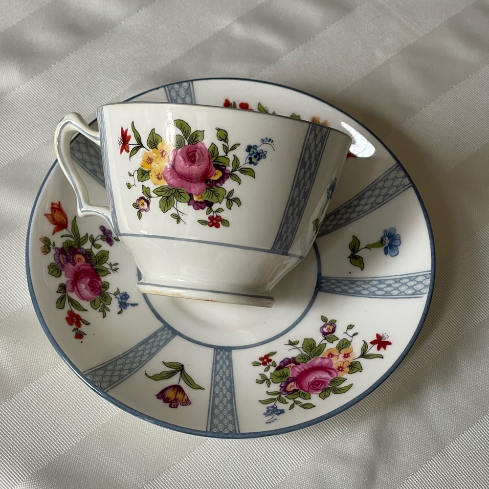 Set of 3 Birks antique from 1900s Teacups and Saucers